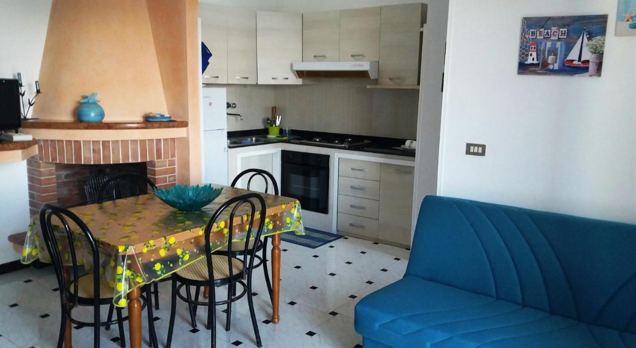 Appartamento Indipendente Nardy-Ros Torre dell'Orso Exteriör bild